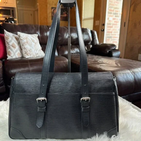 Authentic Louis Vuitton Segur Epi Leather Shoulder Bag - Picture 6 of 16